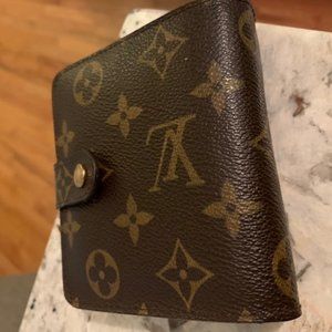 Louis Vuitton Monogram Compact Zippé